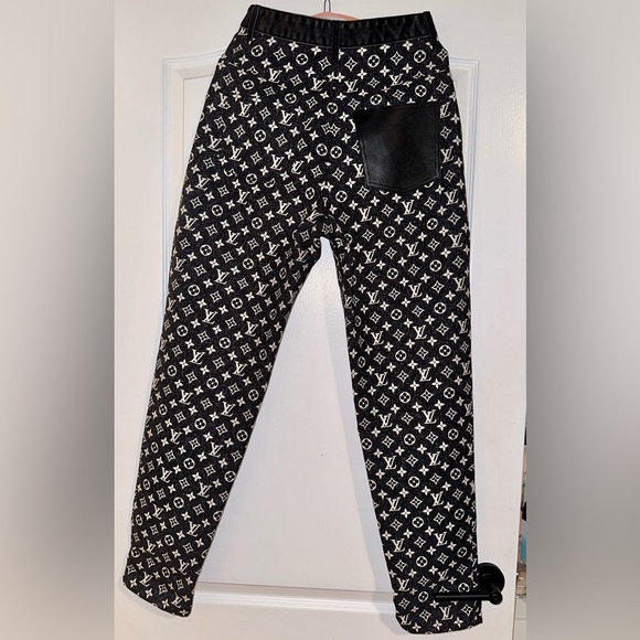 LOUIS VUITTON Monogram Denim Mom Jeans SIZE 36 european (4 US or Small) - Picture 7 of 16